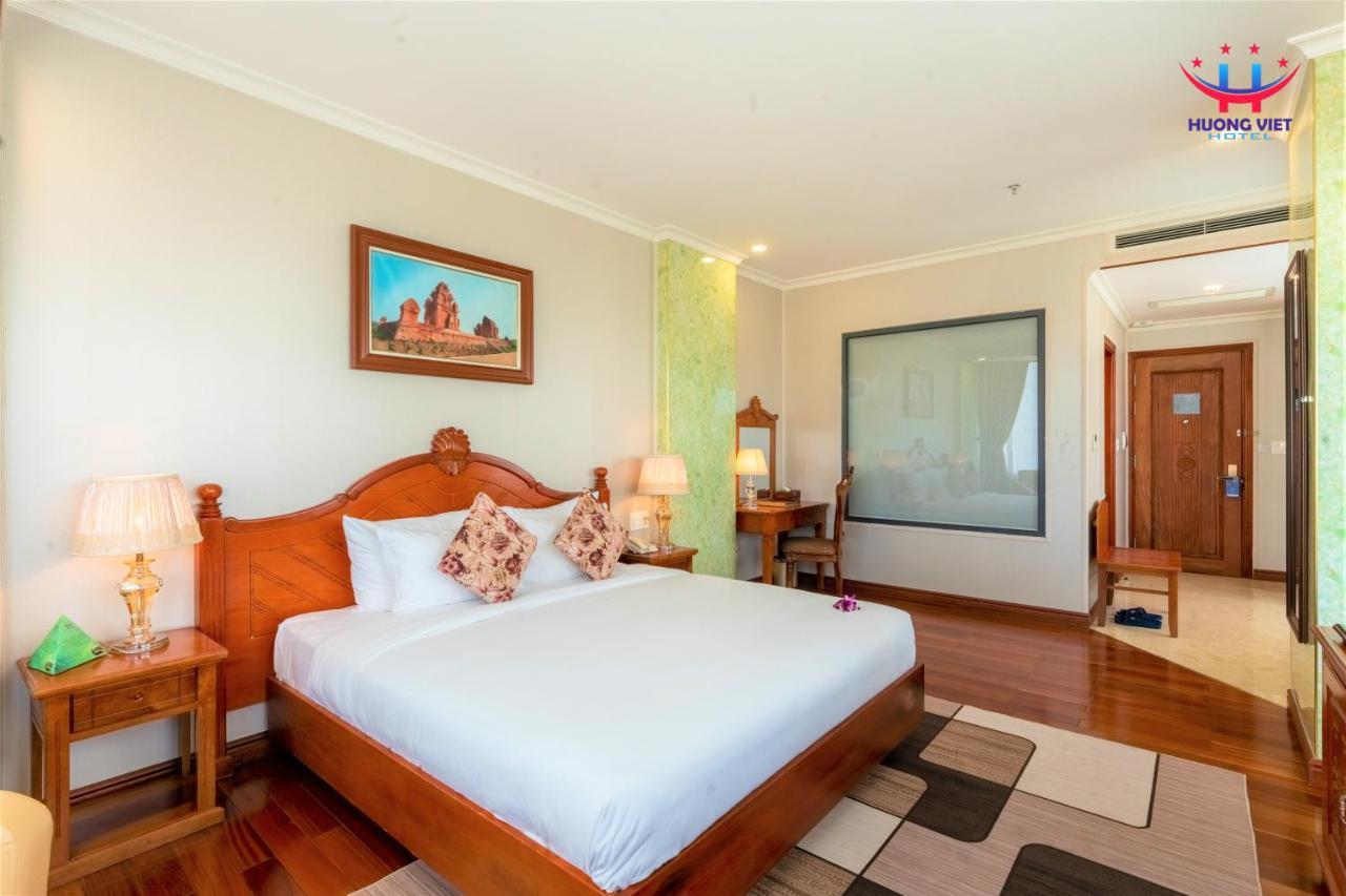 Huong Viet Hotel Quy Nhon - Beachfront Eksteriør billede